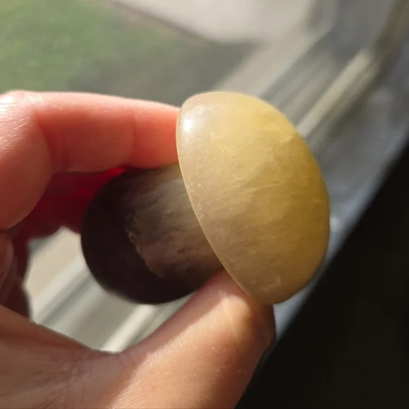 Fluorite Mushroom - Picture 3 of 10